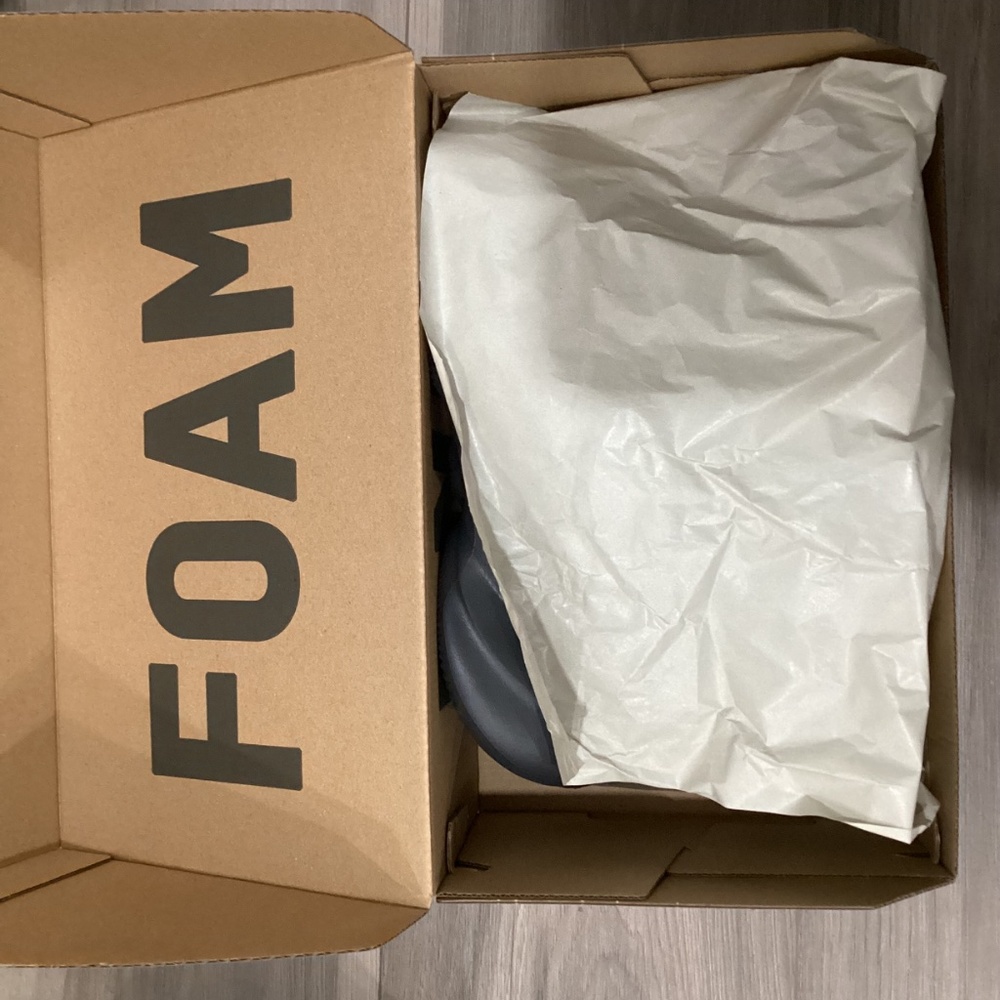 Adidas YZY FOAM RNR - Picture 13 of 14